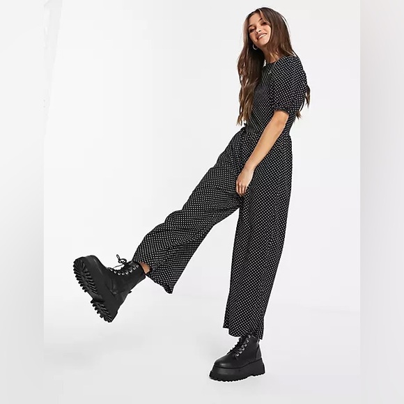 MISSGUIDED POLKA LACE UP PUFF CULLOTE JUMPSUIT - Picture 4 of 8